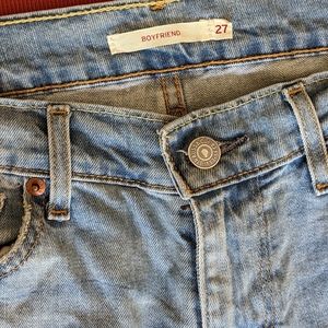 LEVI'S boyfriend jeans size 27